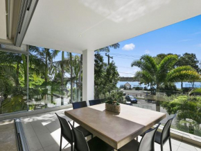 Stunning Riverfront Apartment in Noosaville - Unit 2 Wai Cocos 215 Gympie Terrace